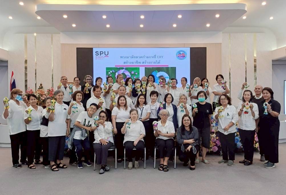 หนึ่งวันแห่งรอยยิ้มและจินตนาการ เมื่อการขยับมือเล็ก ๆ เปลี่ยนเป็นพลังใจของผู้สูงวัย